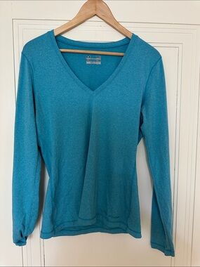 LG Women’s Teal V-Neck Long Sleeve Top